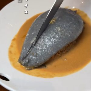 *NEW* Black omurice with hello kitty (black bowknot) cookie